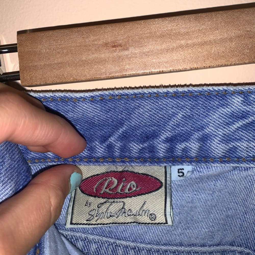 Mom Jeans - Picture 4 of 4